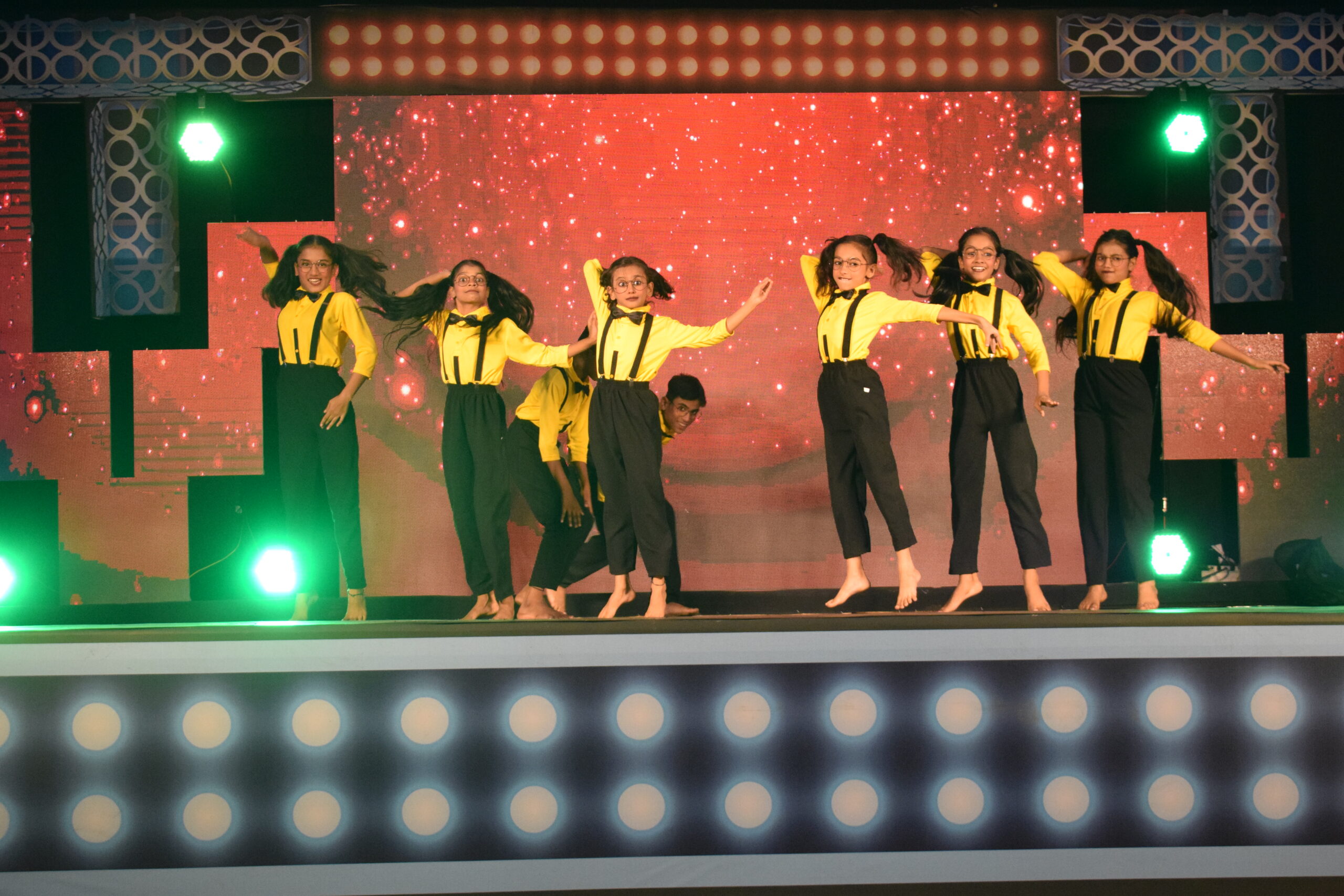 DANCE